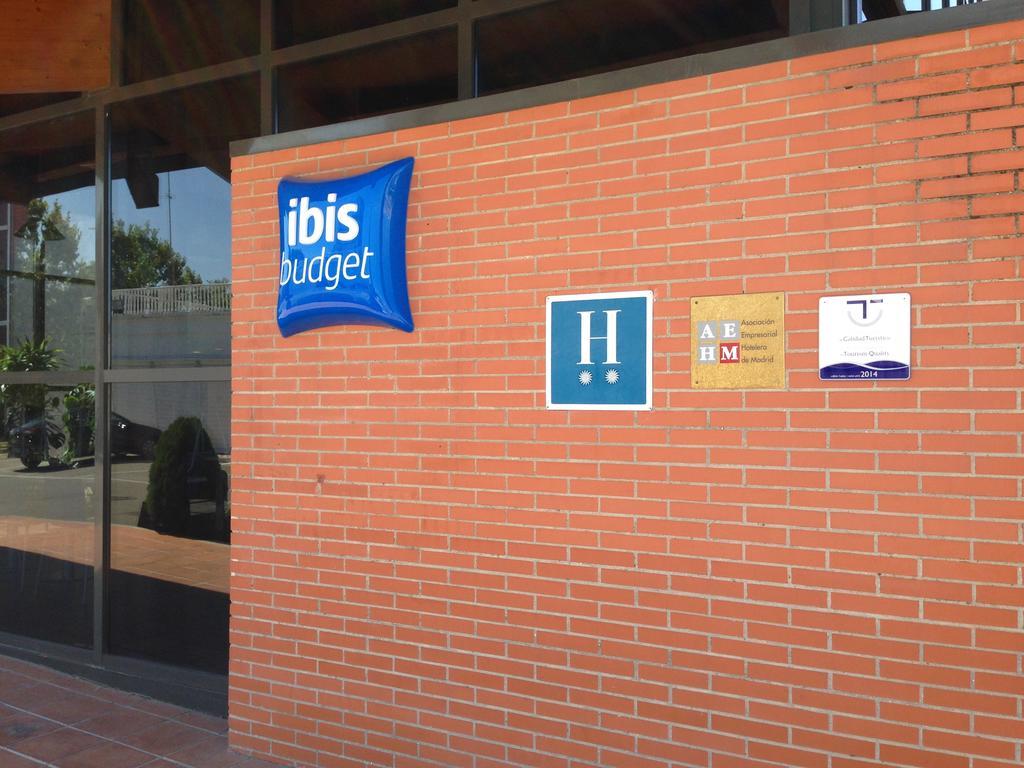 ホテル Ibis Budget Madrid Alcala De Henares La Dehesa エクステリア 写真